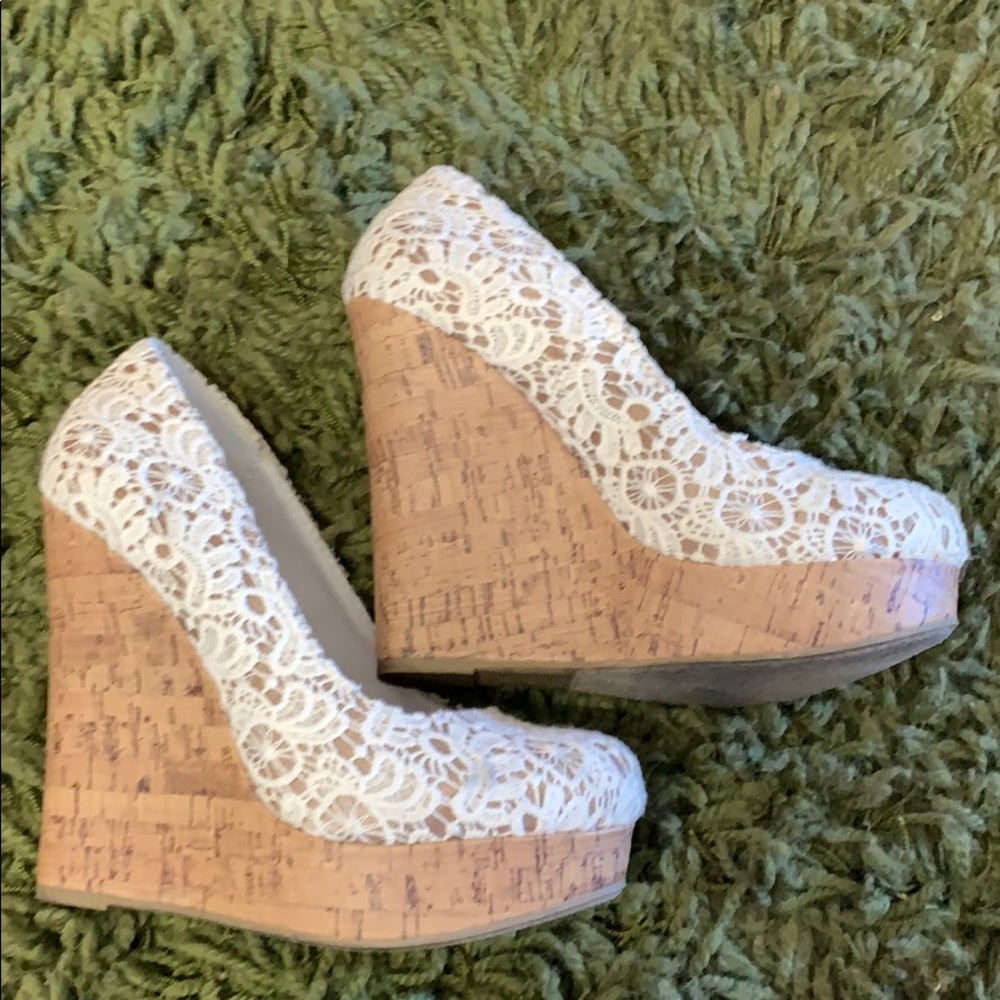 Chroche detail cork wedges